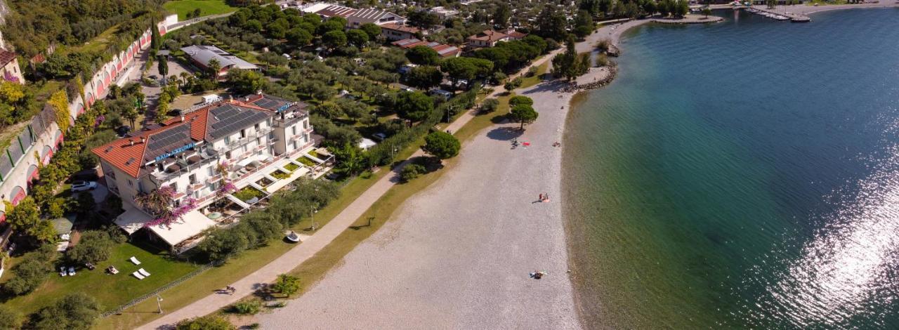 Baia Azzurra - Front Hotel Torbole Sul Garda
