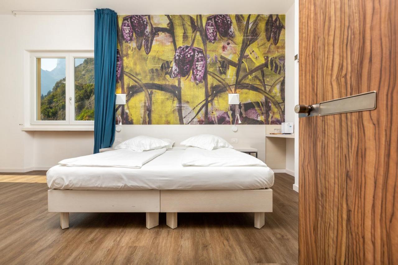 Hotel Baia Azzurra - Front 4*