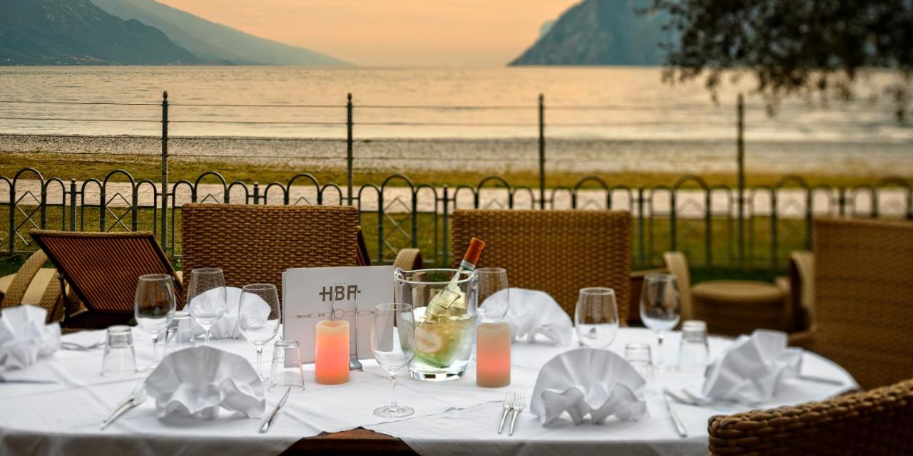 Baia Azzurra - Front Hotel Torbole Sul Garda