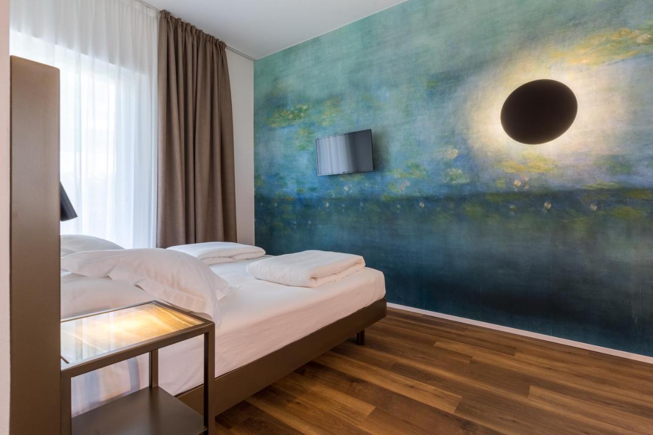Baia Azzurra - Front