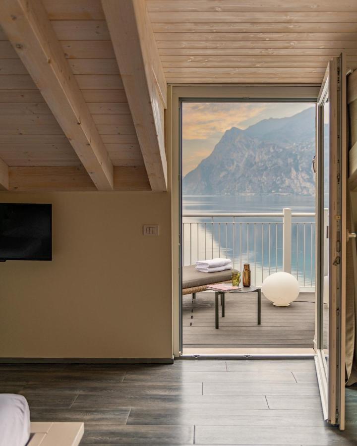 Baia Azzurra - Front Hotel 4*