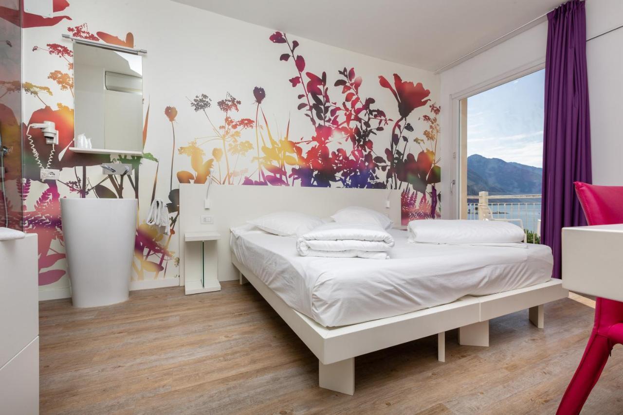 Baia Azzurra - Front 4* Torbole Sul Garda