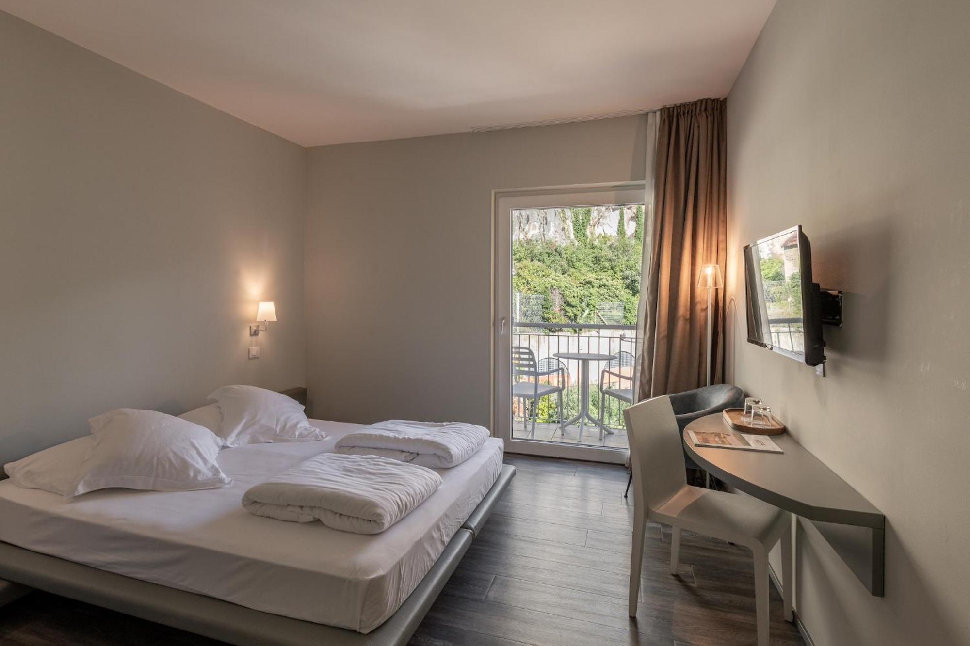 Baia Azzurra 4*